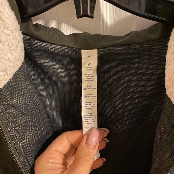 Lululemon “Apres Run Anorak” Deep Camo Herringbone Size 4 - Picture 4 of 9